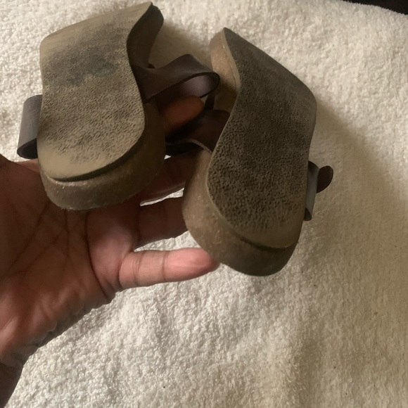 Blow Fish sandals - Picture 3 of 4